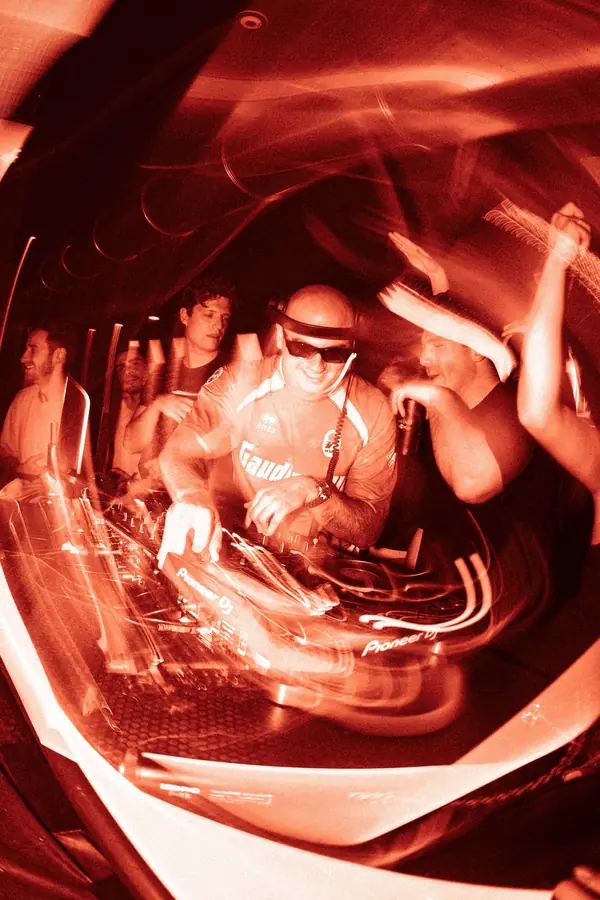 Density - foto 10 (Live)
